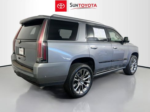Used 2019 Cadillac Escalade Premium Luxury w/ Escalade Sport Edition image 4