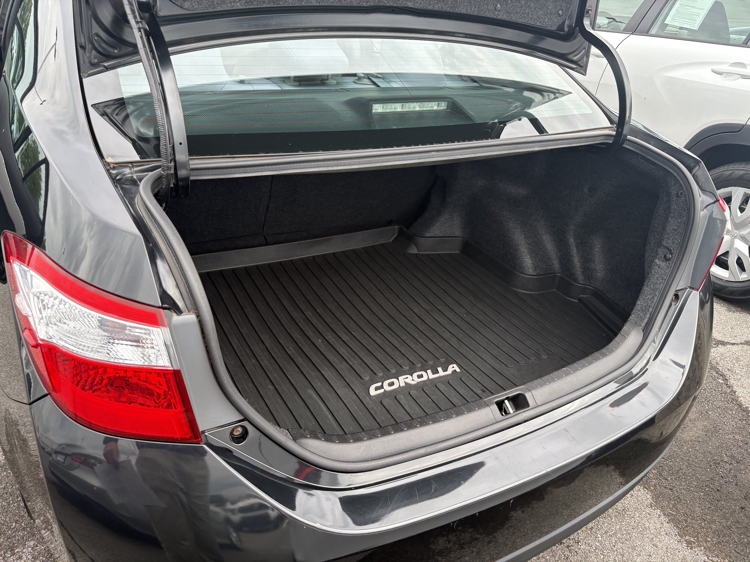Used 2016 Toyota Corolla FWD image 8