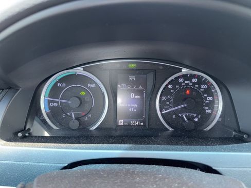 Used 2016 Toyota Camry SE w/ Moonroof Package FWD image 12