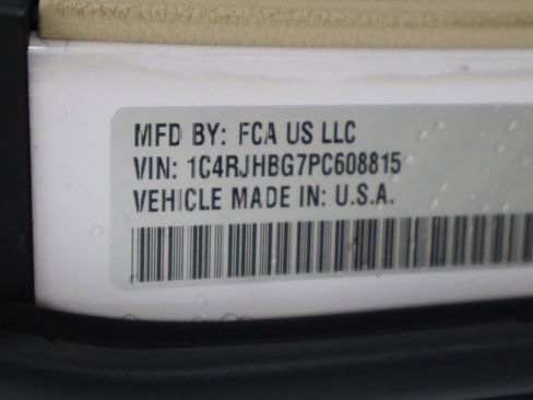 Used 2023 Jeep Grand Cherokee Limited image 22