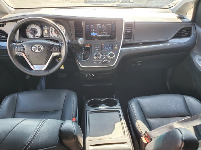 Used 2015 Toyota Sienna SE FWD image 11