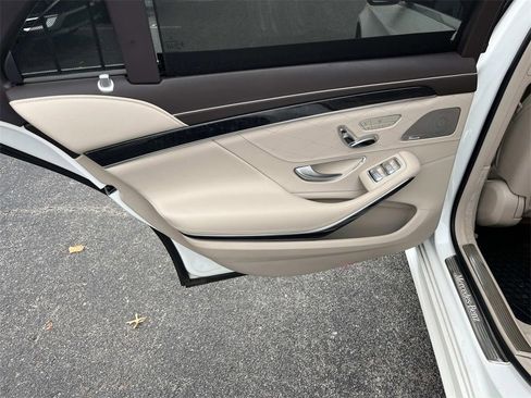 Used 2019 Mercedes-Benz S 560 4MATIC Sedan image 16