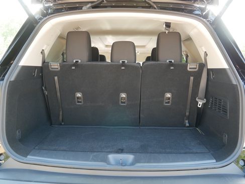 Certified 2025 Nissan Pathfinder SV w/ SV Premium Package AWD/4WD image 18
