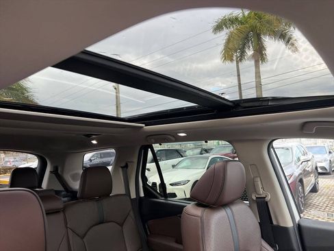 Used 2025 Honda Pilot Elite image 16