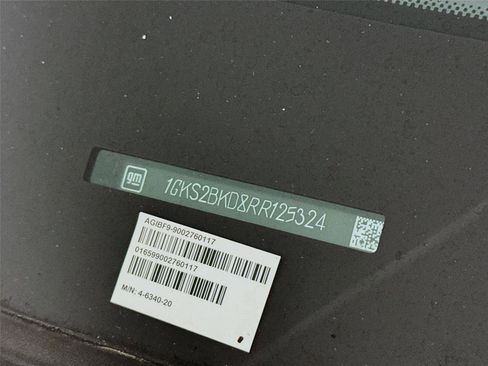 Used 2024 GMC Yukon SLT image 33