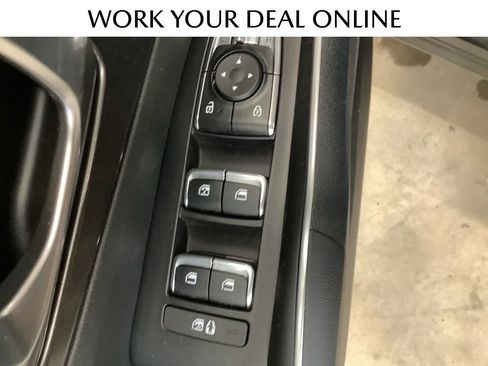 Used 2025 Kia Sorento S w/ Panoramic Sunroof Package AWD/4WD image 18