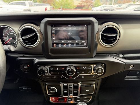 Used 2019 Jeep Wrangler Unlimited Rubicon w/ Steel Bumper Group image 21