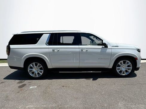 Used 2024 Chevrolet Suburban High Country w/ Advanced Technology Package AWD/4WD image 9
