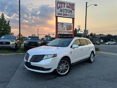 Used 2018 Lincoln MKT AWD w/ Technology Package image 1