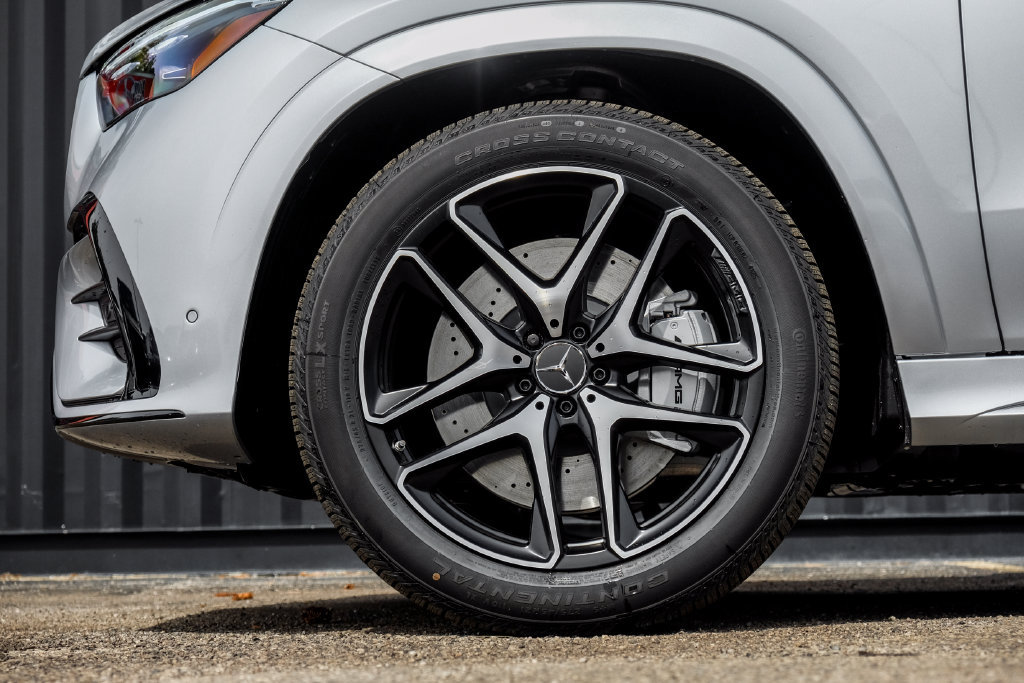 New 2026 Mercedes-Benz GLE 53 AMG 4MATIC Coupe image 4