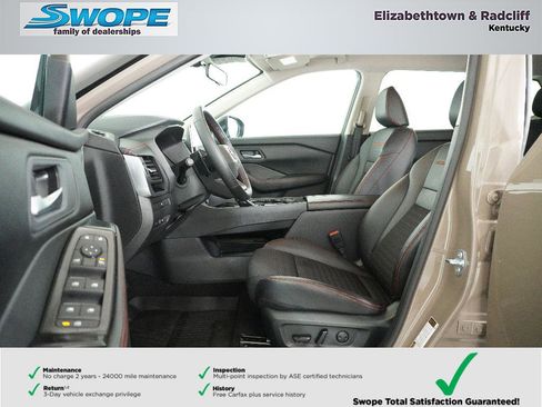 Used 2025 Nissan Rogue SV AWD/4WD image 12