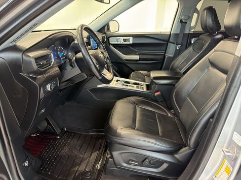 Used 2022 Ford Explorer Limited image 14