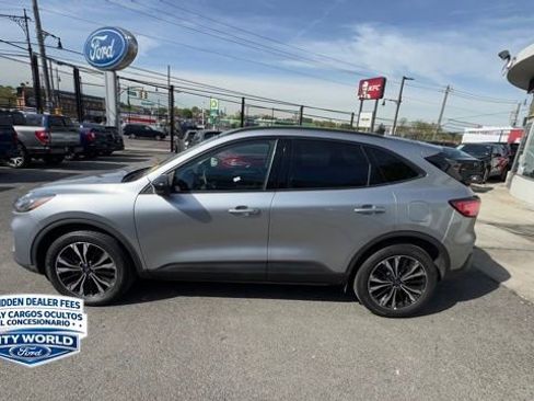 Certified 2022 Ford Escape SE w/ SE Sport Appearance Package AWD/4WD image 2