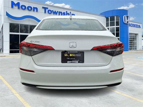 Used 2023 Honda Civic EX image 5