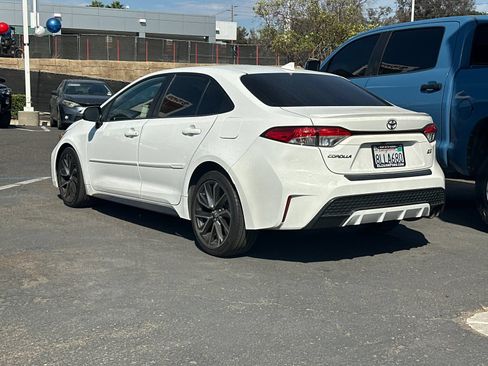 Used 2020 Toyota Corolla SE w/ Body Protection Package FWD image 3