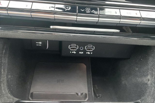 Used 2023 Jeep Wagoneer Series II AWD/4WD image 16