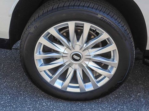 Used 2022 Cadillac Escalade ESV Luxury image 8