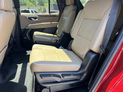 Used 2021 Chevrolet Tahoe Premier w/ Premium Package AWD/4WD image 19