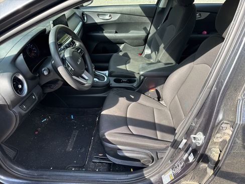 Used 2022 Kia Forte LXS FWD image 23