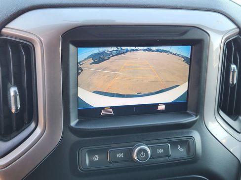 Used 2020 Chevrolet Silverado 2500 Custom w/ Custom Value Package image 21