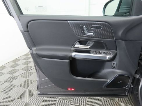 Used 2026 Mercedes-Benz GLB 250 image 24