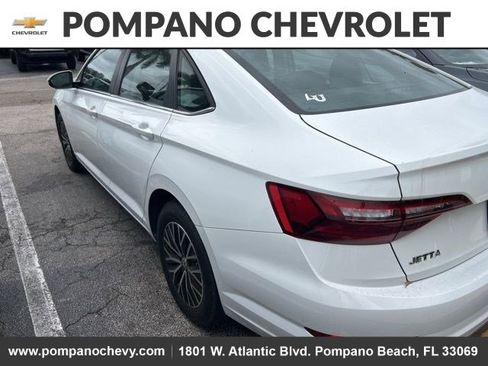 Used 2021 Volkswagen Jetta S image 4