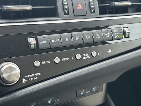 New 2025 Lexus ES 350 w/ Premium Package image 19