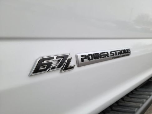 Used 2019 Ford F250 XLT w/ XLT Premium Package AWD/4WD image 16