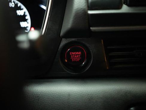 Used 2023 Honda Pilot Sport image 26