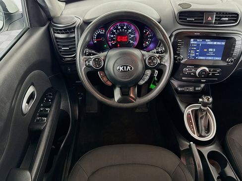 Used 2018 Kia Soul + FWD image 16