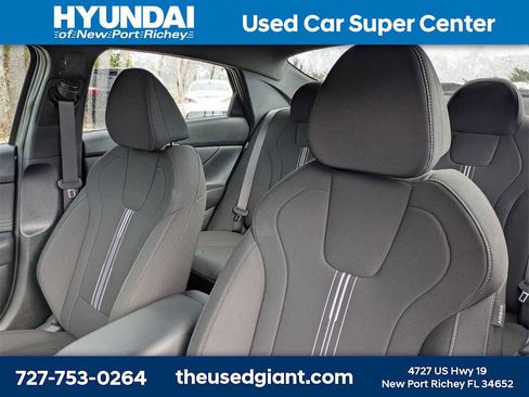 Used 2025 Hyundai Elantra Sport image 7