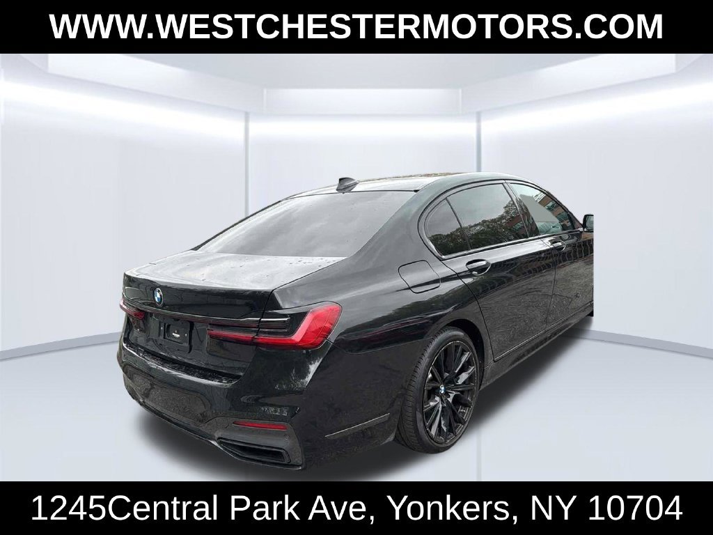 Used 2022 BMW 740i w/ M Sport Package RWD image 4