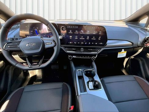 New 2025 Chevrolet Equinox EV RS image 2