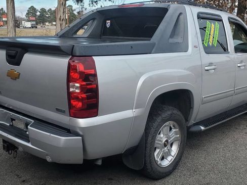 Used 2012 Chevrolet Avalanche LT w/ Suspension Package, Off-Road image 6