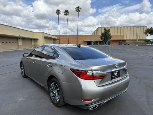 Used 2017 Lexus ES 350 w/ Navigation System Package FWD image 5