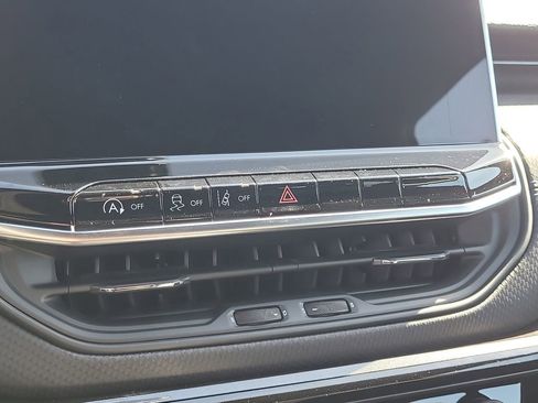 New 2026 Jeep Compass Latitude image 19