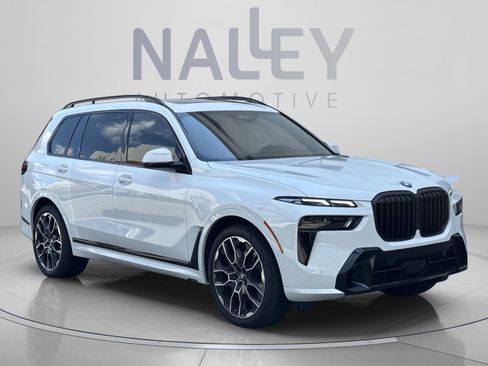 Used 2025 BMW X7 xDrive40i w/ M Sport Package AWD/4WD image 5