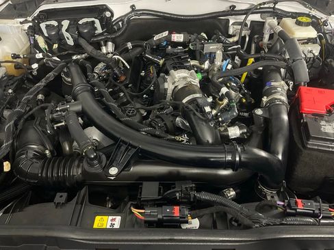 Used 2023 Ford Bronco Black Diamond image 9