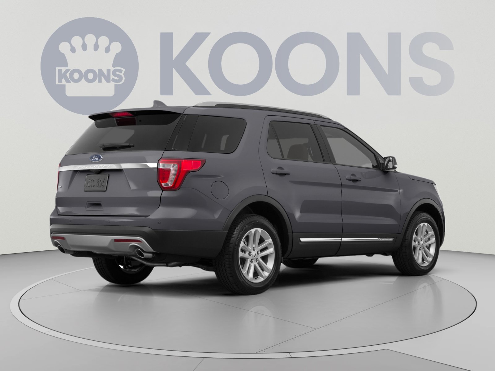 Used 2018 Ford Explorer XLT w/ Equipment Group 202A AWD/4WD image 4