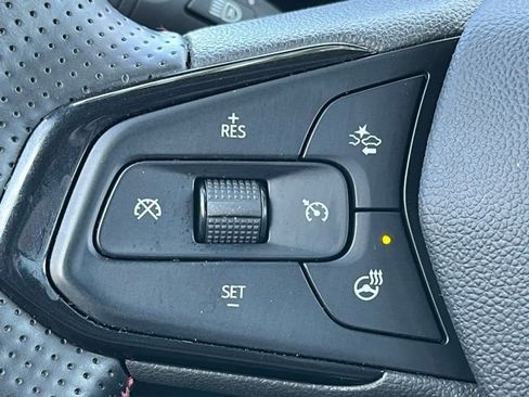 Used 2024 Chevrolet TrailBlazer RS w/ Convenience Package image 35