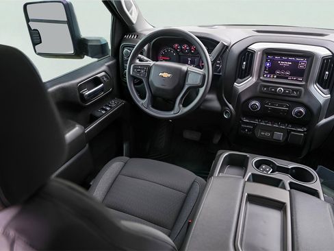 Used 2025 Chevrolet Silverado 2500 Custom w/ Custom Convenience Package image 28