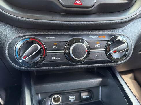 Used 2020 Kia Soul LX FWD image 10