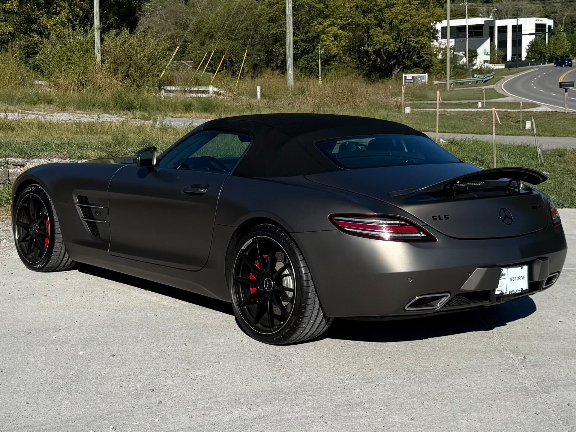Used 2012 Mercedes-Benz SLS AMG Roadster image 14