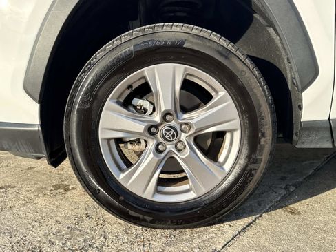 Used 2025 Toyota RAV4 XLE image 4