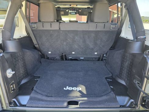 Used 2015 Jeep Wrangler Unlimited Sport w/ Quick Order Package 24S AWD/4WD image 36