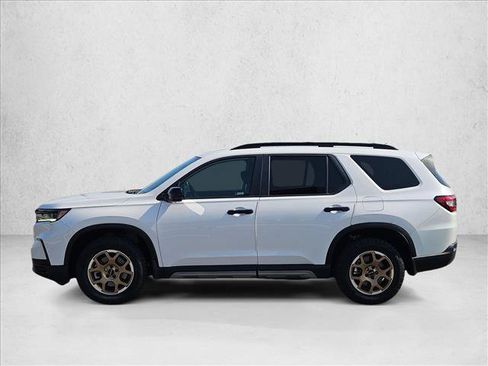 Used 2024 Honda Pilot TrailSport image 9