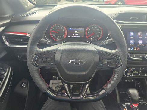 Used 2022 Chevrolet TrailBlazer RS w/ Sun and Liftgate Package AWD/4WD image 7