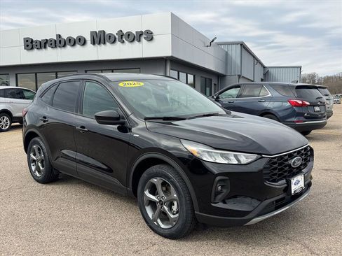 Used 2025 Ford Escape ST-Line Select AWD/4WD image 1