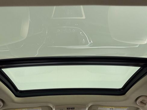 Used 2017 Buick Envision Essence image 3