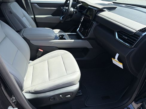 New 2026 GMC Acadia Elevation w/ Black Edition FWD image 14